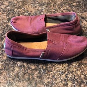 Maroon TOMS